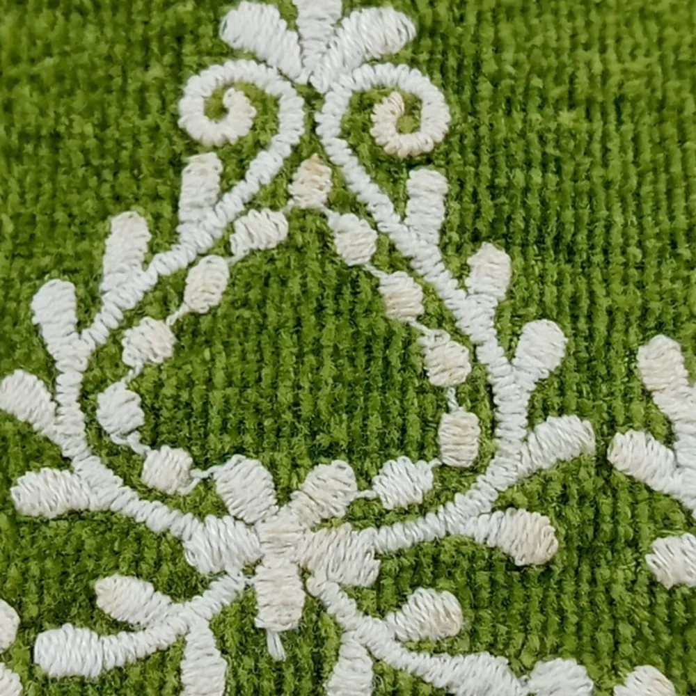 Vintage Fashion Manor MCM Avocado Green/Cream Embroidered Cotton Bath Towel USA